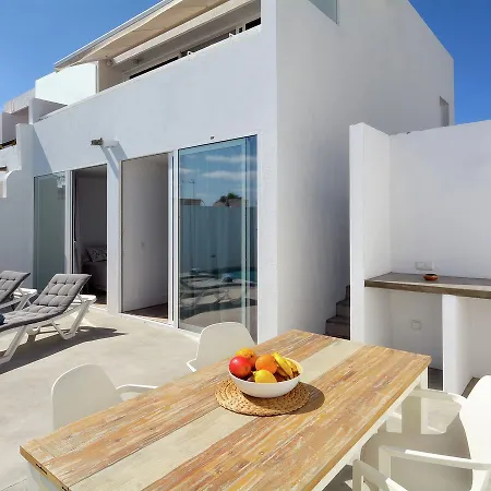 Vila Spacious In Puerto Del Carmen With Swimming Pool